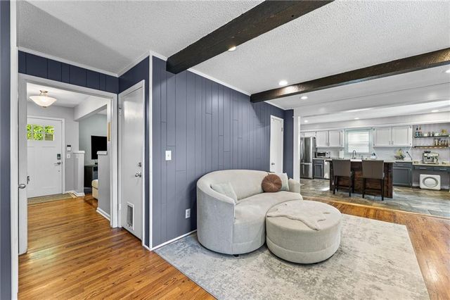 9520 Carter Drive, Overland Park, KS 66212
