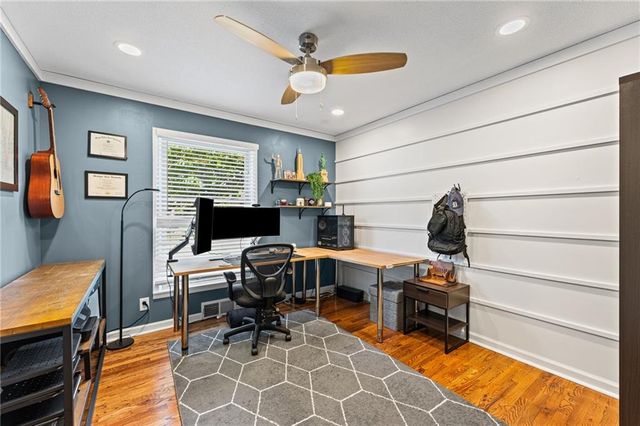 9520 Carter Drive, Overland Park, KS 66212