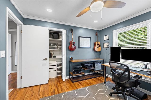 9520 Carter Drive, Overland Park, KS 66212
