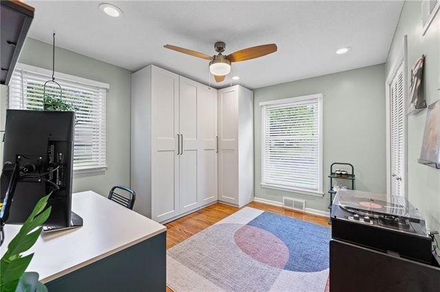 9520 Carter Drive, Overland Park, KS 66212