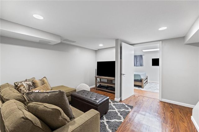 9520 Carter Drive, Overland Park, KS 66212