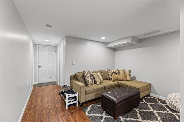 9520 Carter Drive, Overland Park, KS 66212