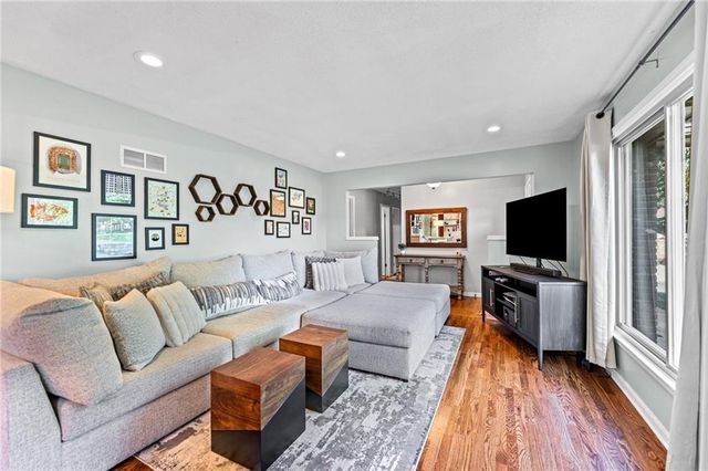 9520 Carter Drive, Overland Park, KS 66212