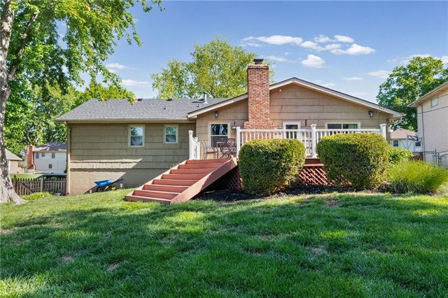 9520 Carter Drive, Overland Park, KS 66212