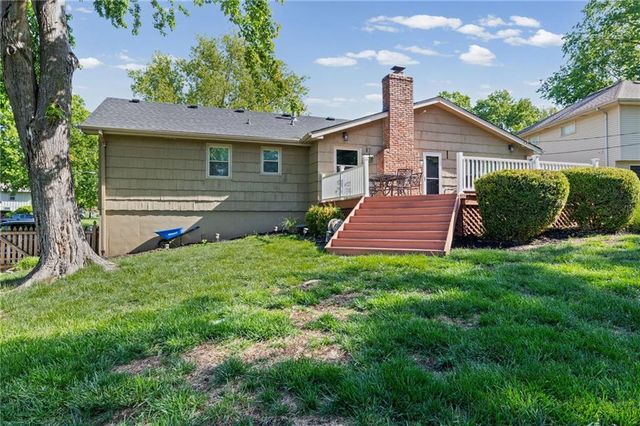 9520 Carter Drive, Overland Park, KS 66212