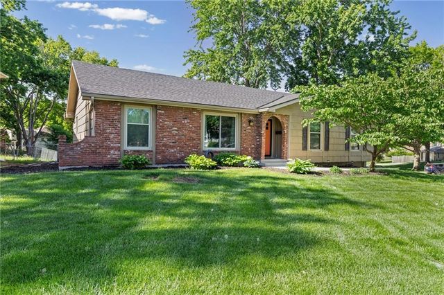 9520 Carter Drive, Overland Park, KS 66212