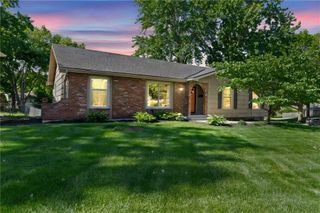 9520 Carter Drive, Overland Park, KS 66212