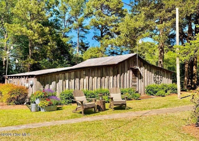 7886 Nc 222, Fountain, NC 27829