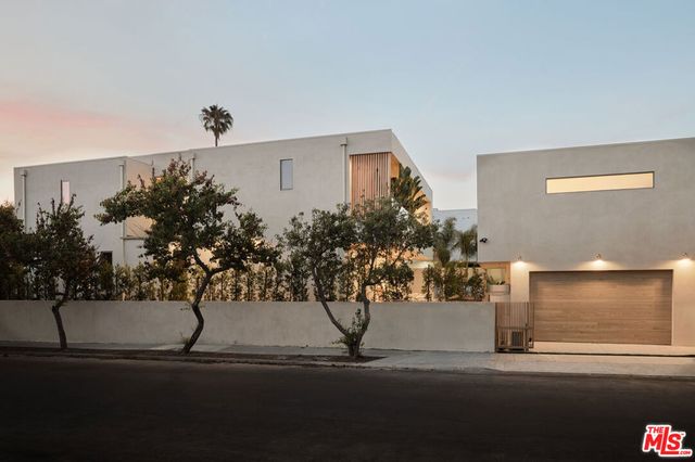 800 N La Jolla Avenue, Los Angeles, CA 90046