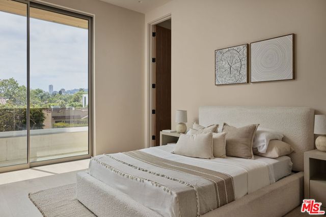 800 N La Jolla Avenue, Los Angeles, CA 90046