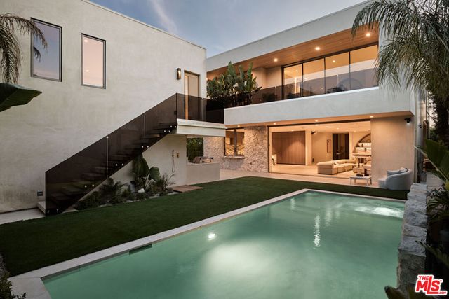 800 N La Jolla Avenue, Los Angeles, CA 90046