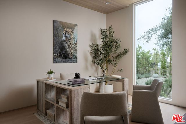 800 N La Jolla Avenue, Los Angeles, CA 90046