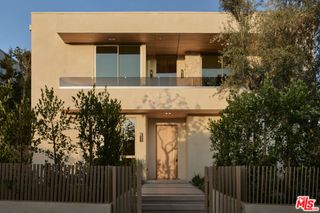 800 N La Jolla Avenue, Los Angeles, CA 90046