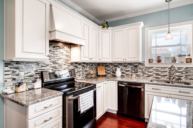138 Grove Ln, S, Hendersonville, TN 37075