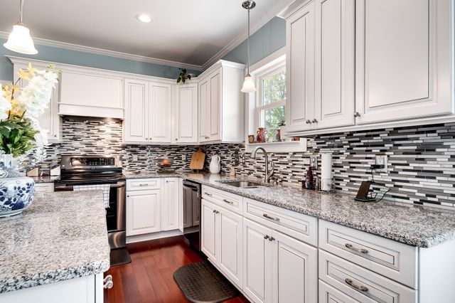 138 Grove Ln, S, Hendersonville, TN 37075