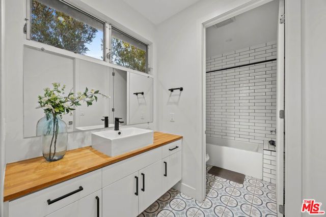 3731 Toland Way, Los Angeles, CA 90065