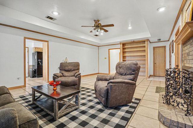 407 Lumpkin Drive, Ennis, TX 75119