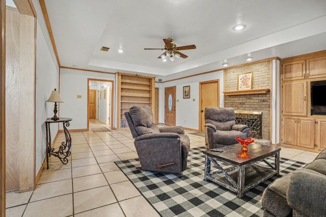 407 Lumpkin Drive, Ennis, TX 75119