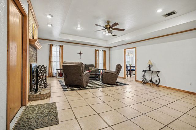407 Lumpkin Drive, Ennis, TX 75119