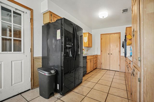 407 Lumpkin Drive, Ennis, TX 75119