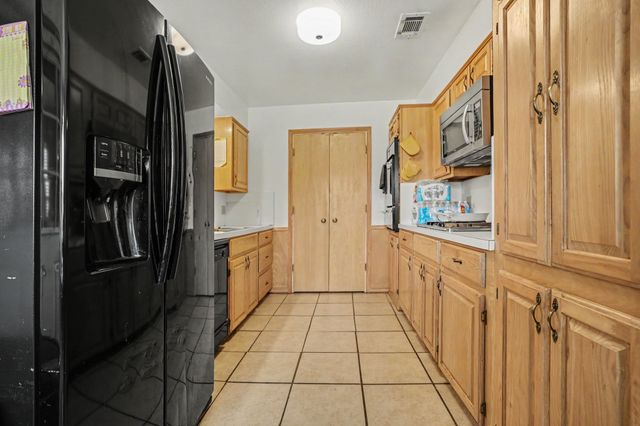407 Lumpkin Drive, Ennis, TX 75119