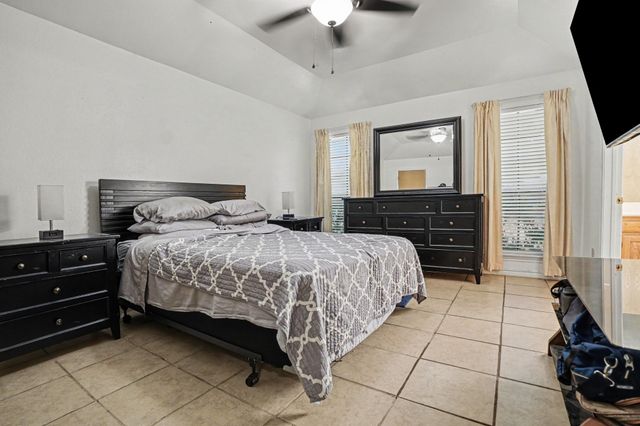 407 Lumpkin Drive, Ennis, TX 75119