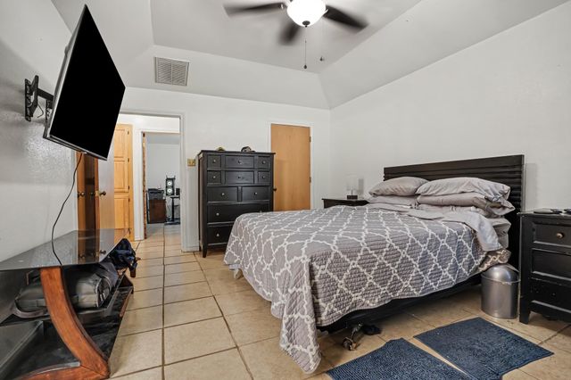 407 Lumpkin Drive, Ennis, TX 75119