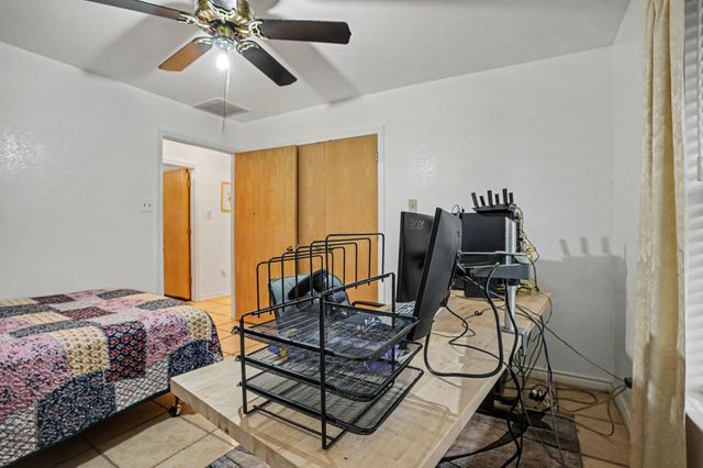 407 Lumpkin Drive, Ennis, TX 75119