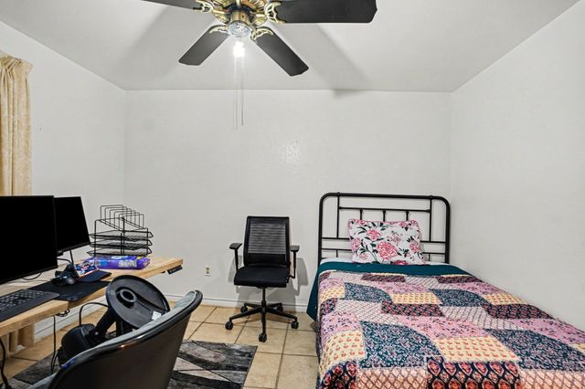 407 Lumpkin Drive, Ennis, TX 75119