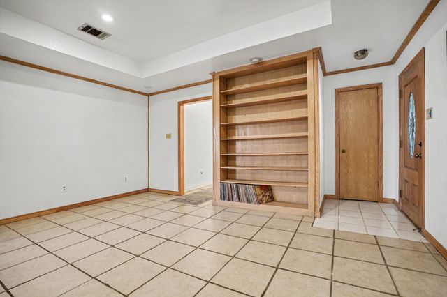 407 Lumpkin Drive, Ennis, TX 75119