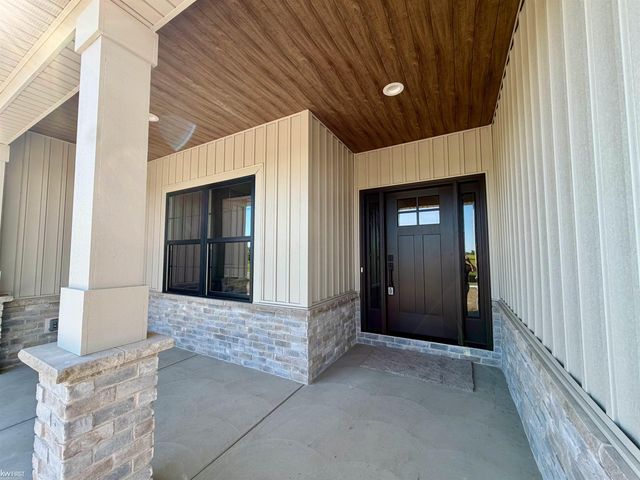 5483 Championship Drive, Fenton Twp, MI 48451