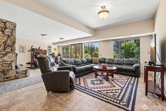 26414 SE 172nd Street, Issaquah, WA 98027