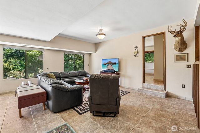 26414 SE 172nd Street, Issaquah, WA 98027