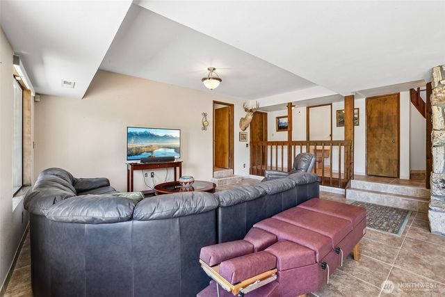 26414 SE 172nd Street, Issaquah, WA 98027