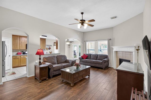 3614 Mahogany Trail, Pearland, TX 77584