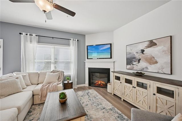397 Lanier Circle, Woodstock, GA 30189