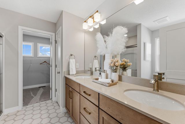 7660 Waverly Avenue, Shakopee, MN 55379