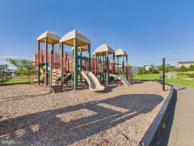 42106 BARRYMOORE PL, Chantilly, VA 20152