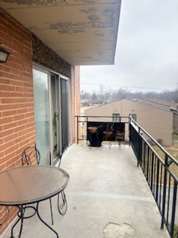 940 Holbrook Road 20C, Homewood, IL 60430