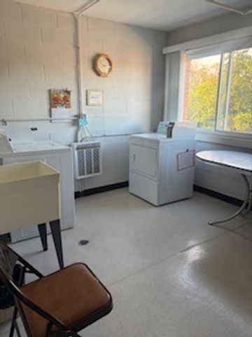 940 Holbrook Road 20C, Homewood, IL 60430