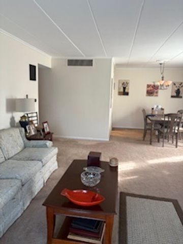 940 Holbrook Road 20C, Homewood, IL 60430