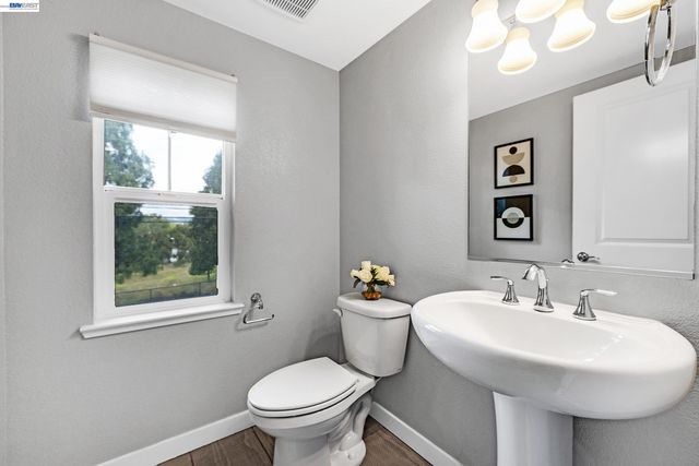 24221 2nd st, Hayward, CA 94541