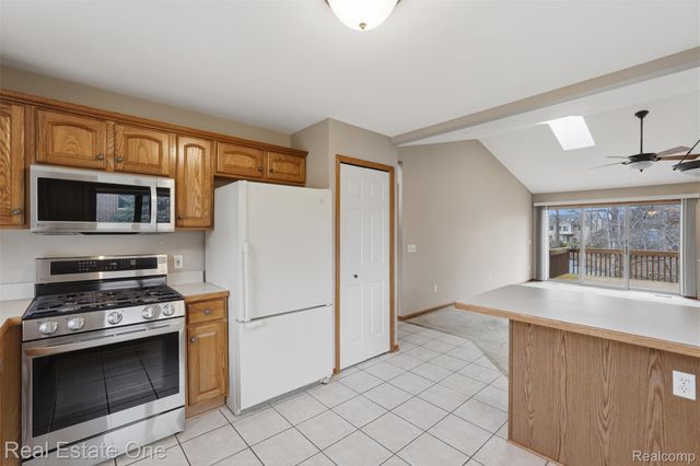 2264 Willow Tree Drive, Brighton, MI 48116