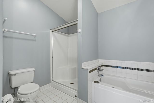 2264 Willow Tree Drive, Brighton, MI 48116