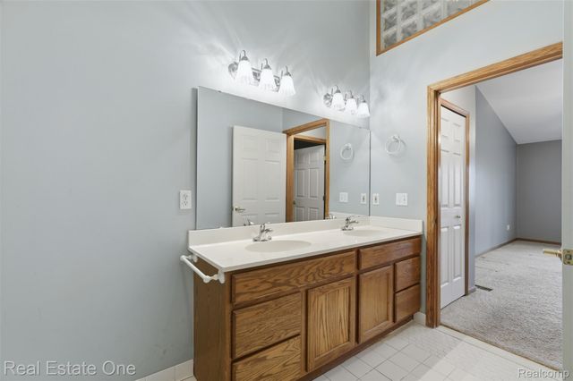 2264 Willow Tree Drive, Brighton, MI 48116