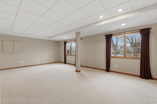 2264 Willow Tree Drive, Brighton, MI 48116