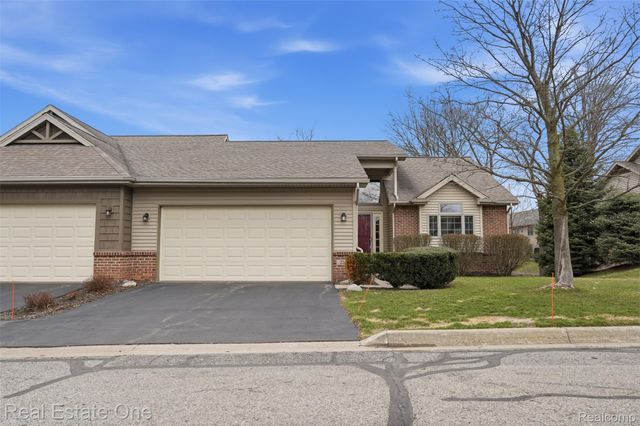 2264 Willow Tree Drive, Brighton, MI 48116