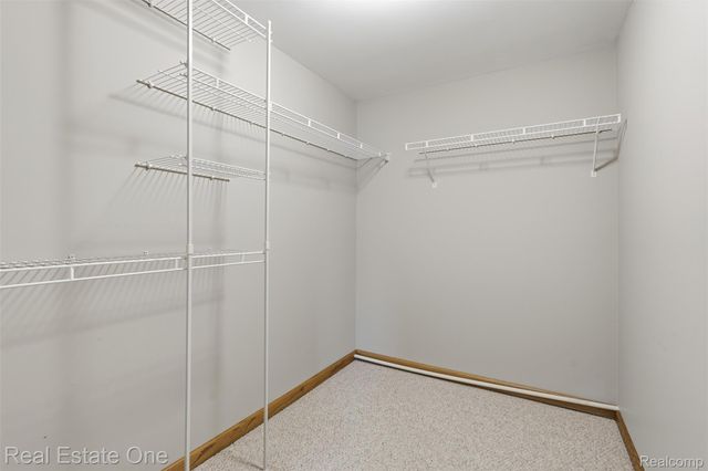 2264 Willow Tree Drive, Brighton, MI 48116