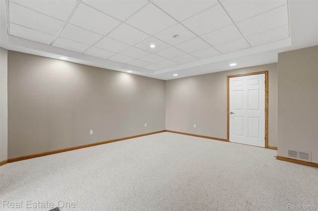 2264 Willow Tree Drive, Brighton, MI 48116