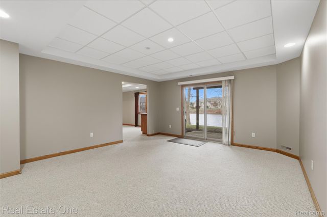 2264 Willow Tree Drive, Brighton, MI 48116